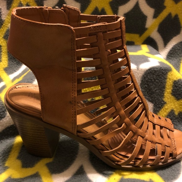 Heeled sandal - Picture 1 of 4